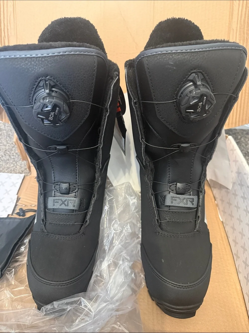 NWT - Helium BOA Men's/ Women’s Black Snow Boots
